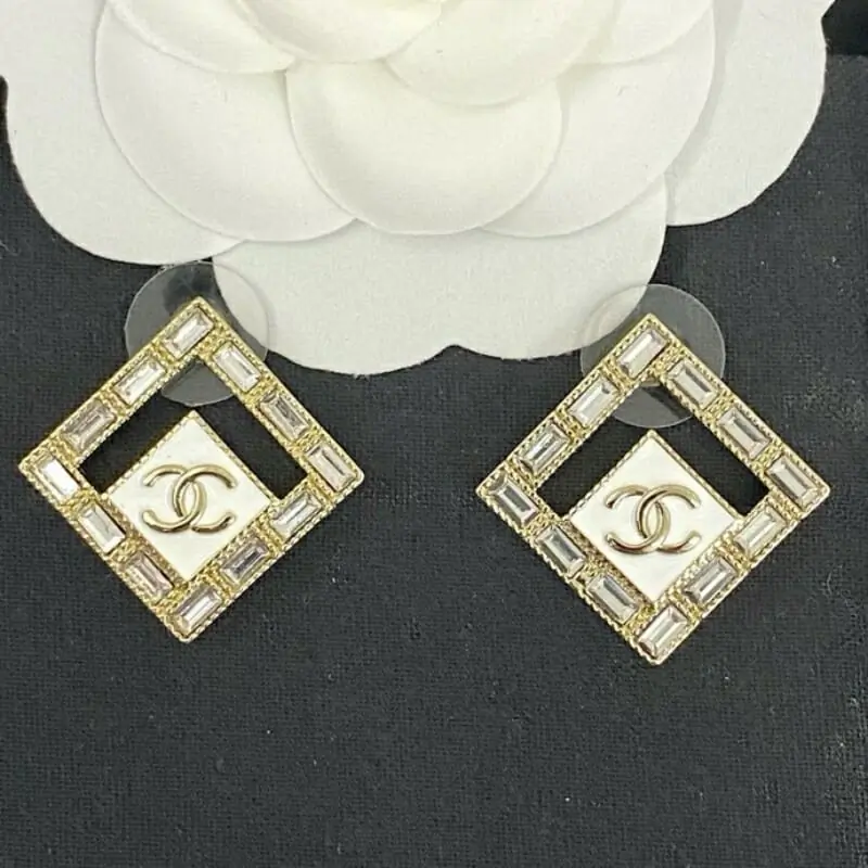 chanel boucles doreilles pour femme s_12622473